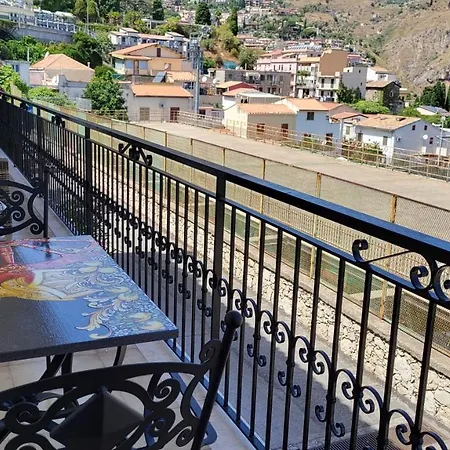 I Due Grifoni Luxury Apartment & Spa Taormina Exterior photo